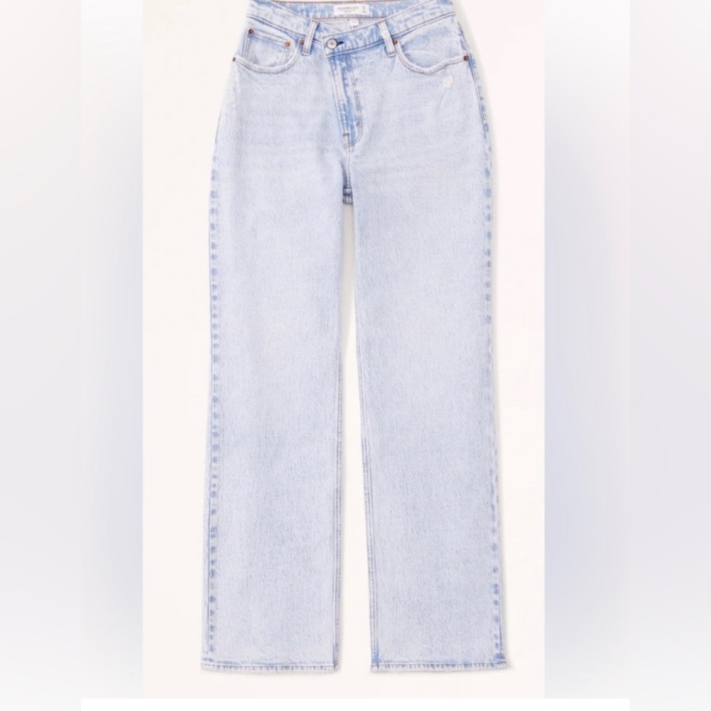 NWT Abercrombie and Fitch Curve Love Jeans
